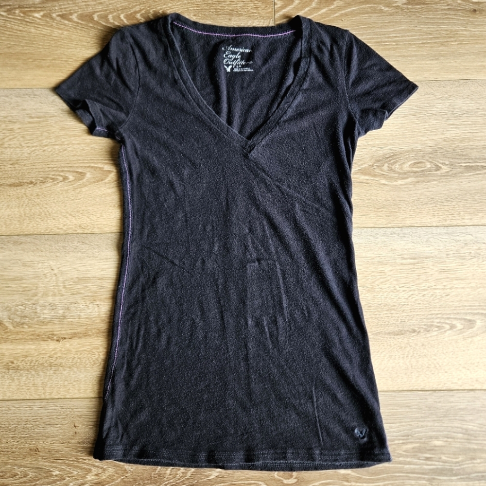 Women's American Eagle Solid Black Short Sleeve V-Neck Basic Tee Shirt | Small